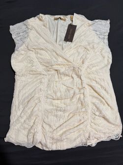Shyanne Women’s Lizlane Lace Short Sleeve Shirt