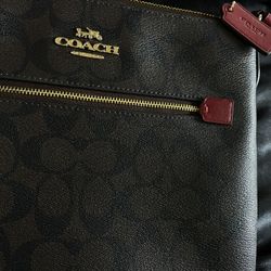👜 Coach Signature Crossbody Bag – Brown/Red (Authentic)