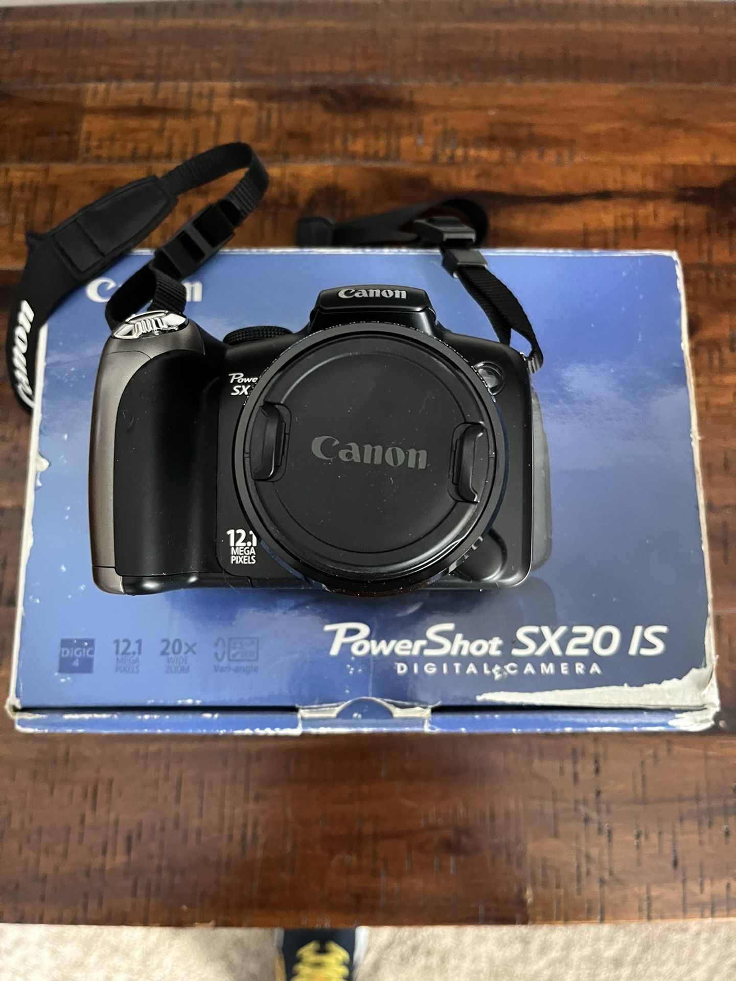 Canon Powershot SX20IS 2.5” LCD 12.1 MP 