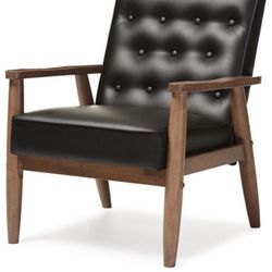 Wooden Lounge Chair (BRAND NEW) 