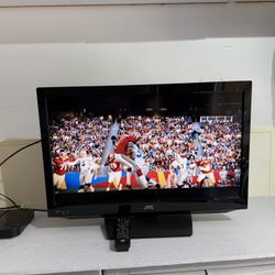JVC 32” TV With Remote Control & Built In DVD Player 