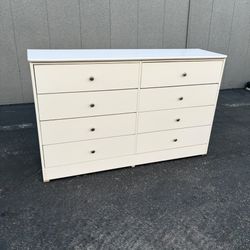BEAUTIFUL WHITE CHEST 8 DRAWER AVAILABLE FOR SALE🌟