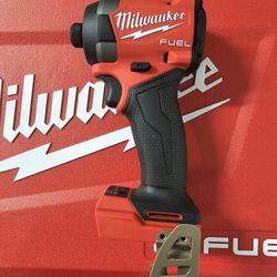 Milwaukee Fuel M18 Impact Driver 