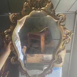 Nice Mirror With Table 