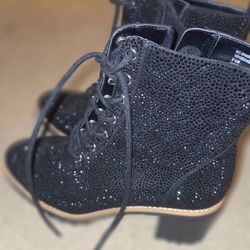 Women's Boots - Size 8.5 - NEW