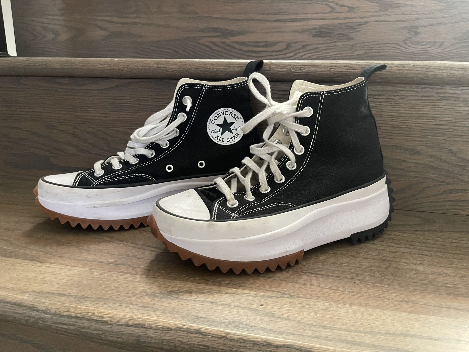 Converse Run Star Hike Canvas Platform Men’s 7/ Women’s 8.5