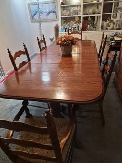 Dining Room Table with 6 chairs