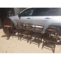Brown Table Whit 4 Chairs 