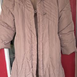 Beautiful Vintage 80’s Puffer Coat. Size S