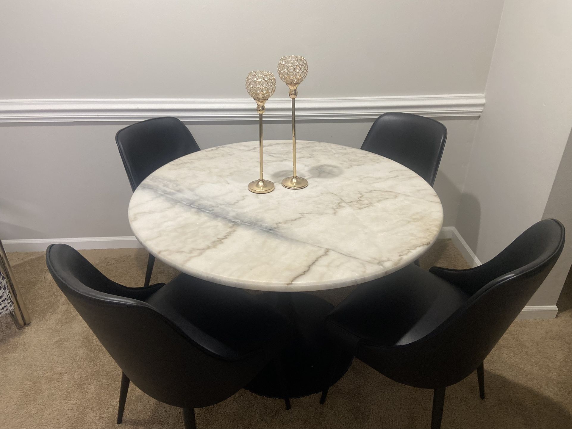 45 Inch Round Marble Table for Sale in Clearwater, FL - OfferUp