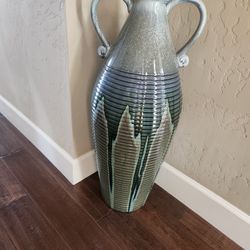 INDOOR/OUTDOOR POTTERY CERAMIC VASE 30 INCHES TALL