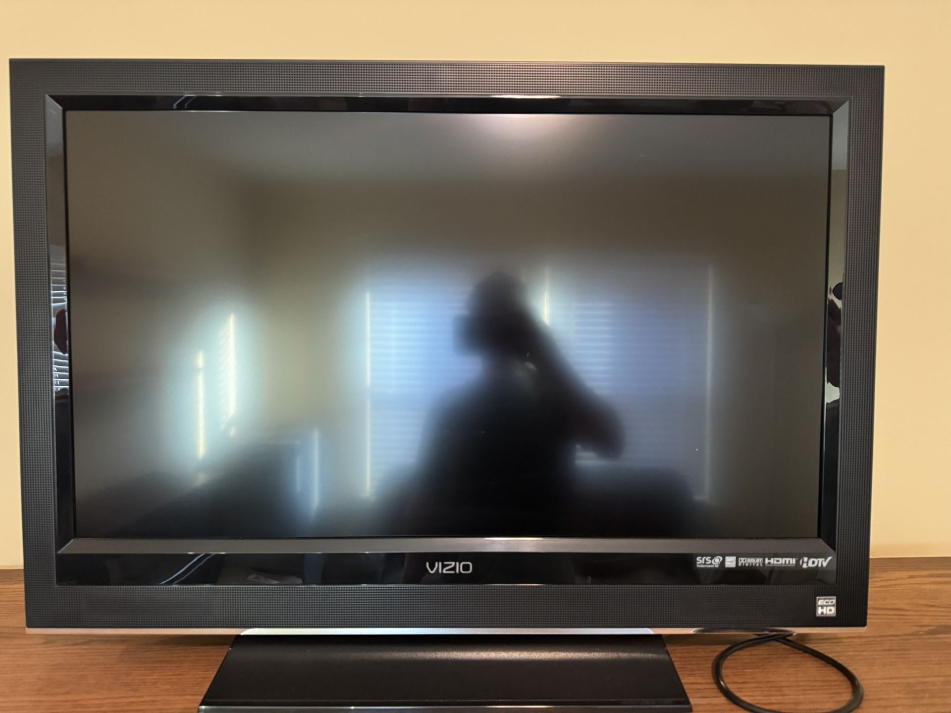 32” Vizio 720P Smart LCD HDTV