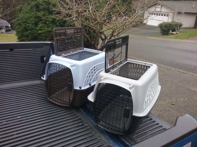 Small Dog Cat Kennel Crate Carrier Like New 24" L by 10" W by 10" H $25 Each