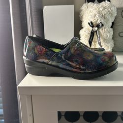 Brandy Nursing Firework Shoes. Size 7.5