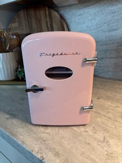 Frigidaire 6-Can Retro Mini Fridge Cooler - Pink