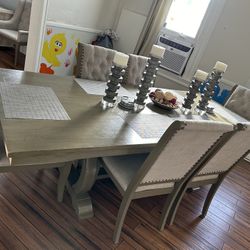 Lorient 7-pc. Dining Set