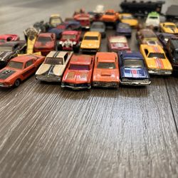 Assorted hot wheels lot of 37 cars 15 dollars for All of them 