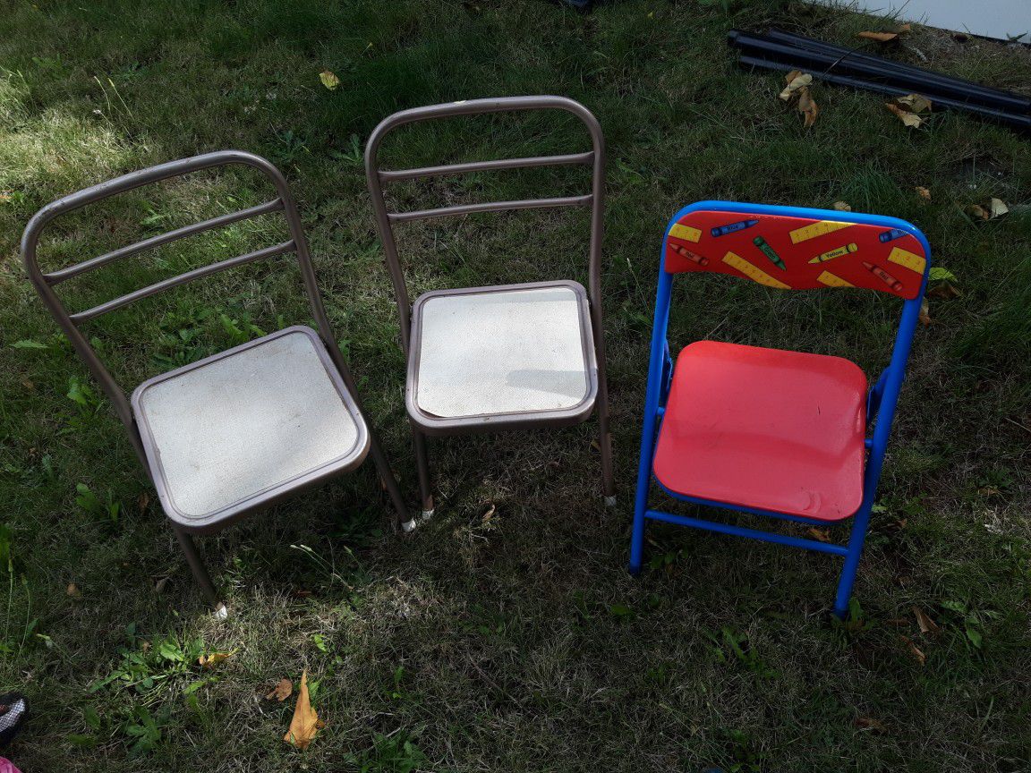 3 kids chairs