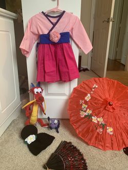 Milán costume and set up with hair and characters