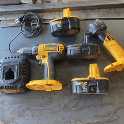 Desalt 18v Drill Batteries And Light