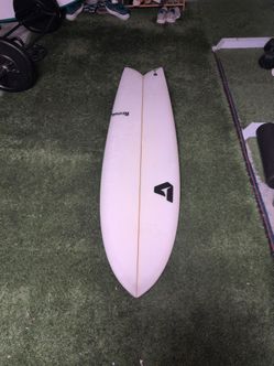 5'10" fish surfboard