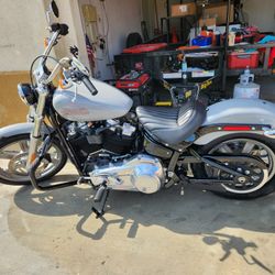 2024 Harley Davidson Softail Standard