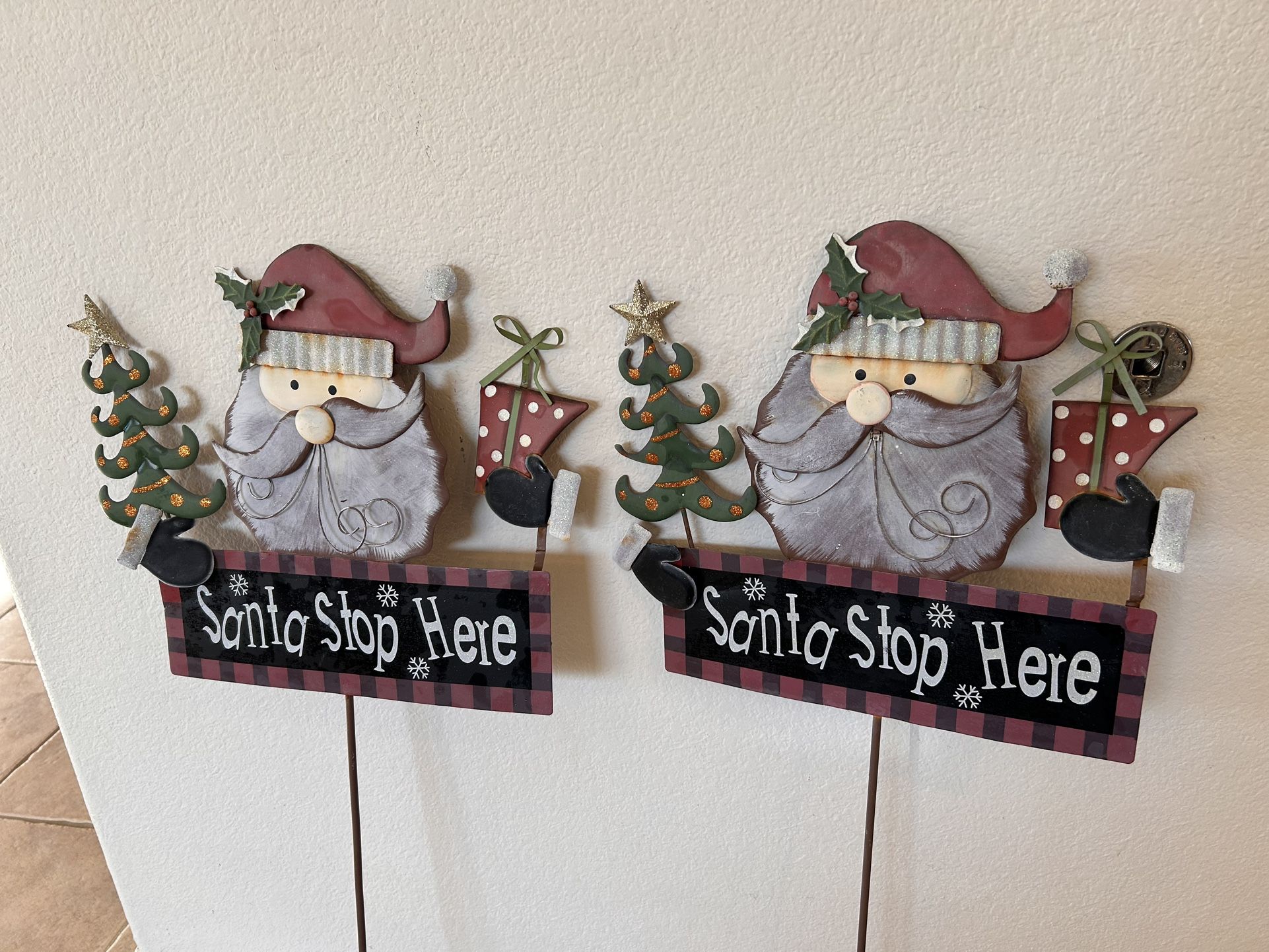 (33”h x 15.5”w) Metal Christmas Garden Stakes.