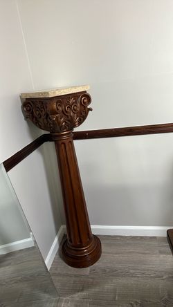 Pedestal (   Must pickup. Cash only)