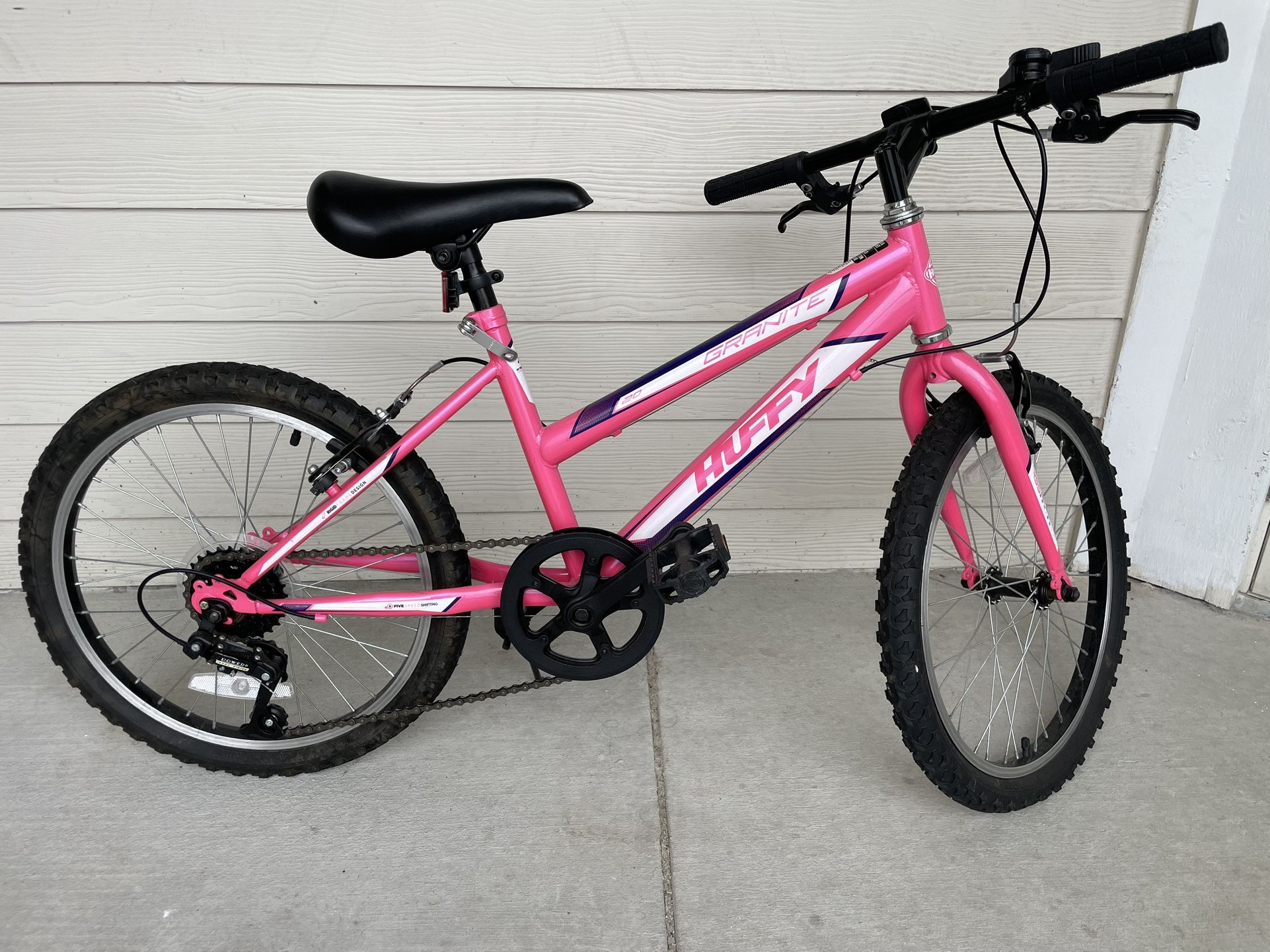 Huffy Girls' Granite 20 in Mountain Bike