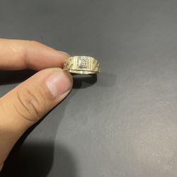 10k Gold Ring With Diamonds 