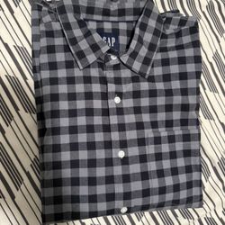 GAP Gray & Black Plaid Button-Down Shirt