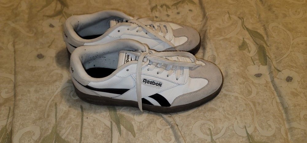Womens Reebok Size 9