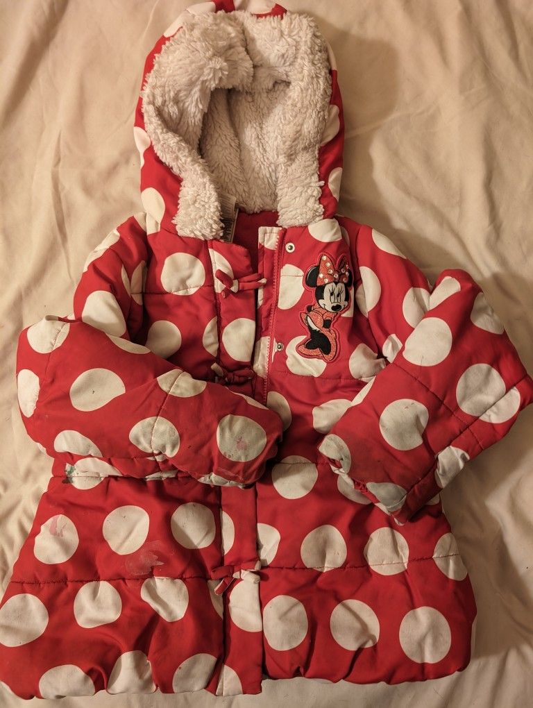 Girls 7-8 Disney Minnie Mouse Red Hooded Coat Jacket. Zipper. Snaps. Side Pockets + Damage. East or West. Couple Of Stains, And A Tear On The Rear Sid