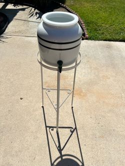 Ceramic Beverage Dispenser with Metal Stand
