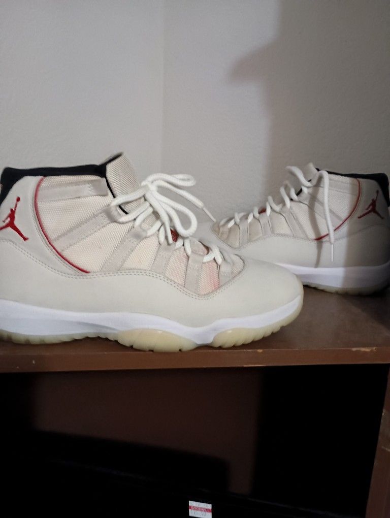 Jordan 11 Platinum Tint