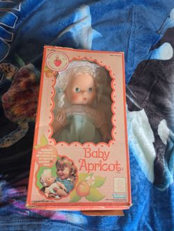 Strawberry Shortcake Vintage Apricot Blow Kisses excellent doll box ok