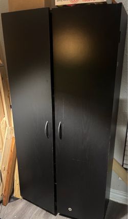 Storage cabinet