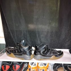 And1 black and tan basketball shoes