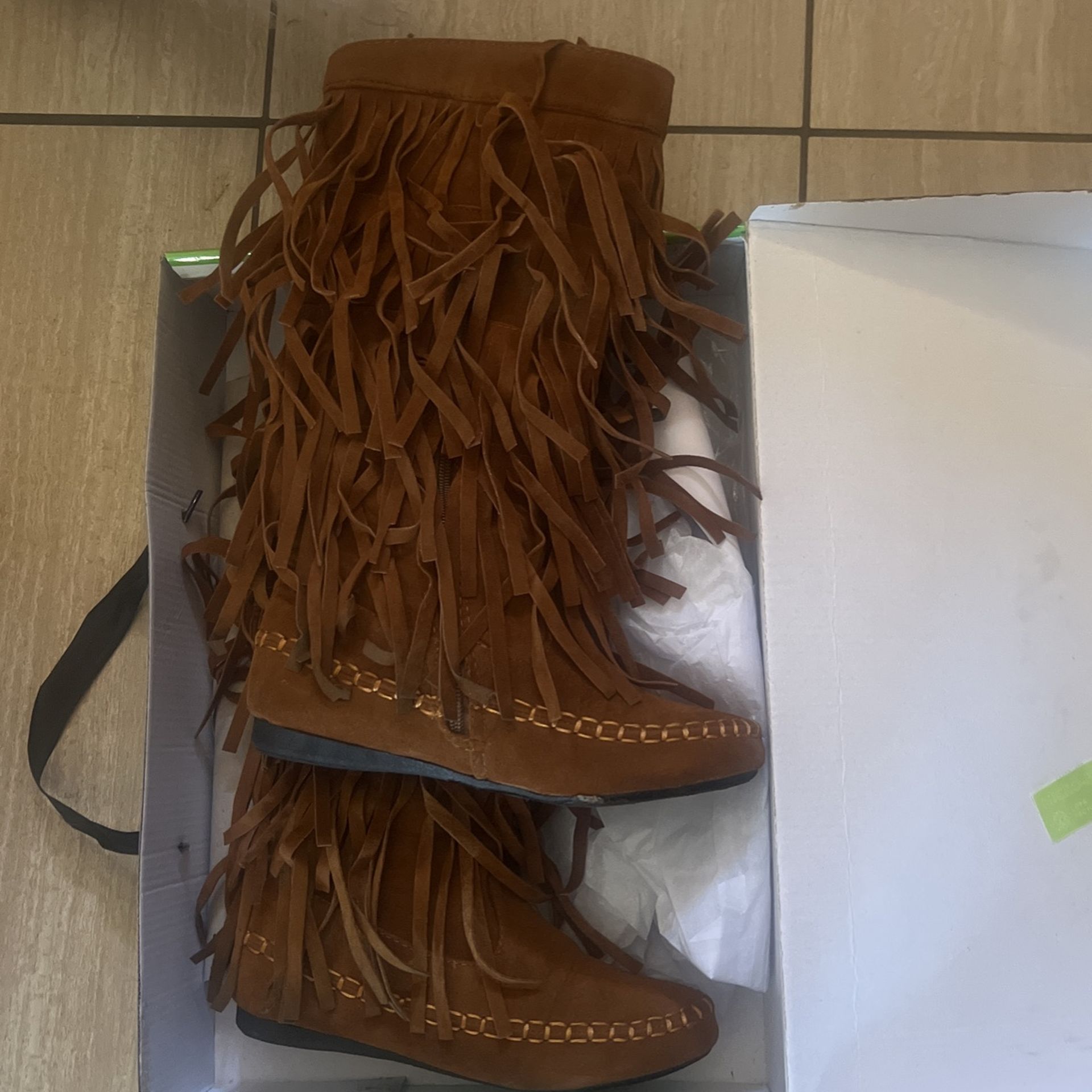 Fringes Boots