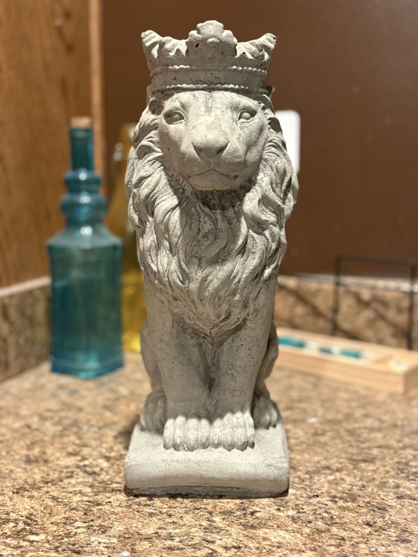 Concrete Lion Statue – King of the Jungle Decor