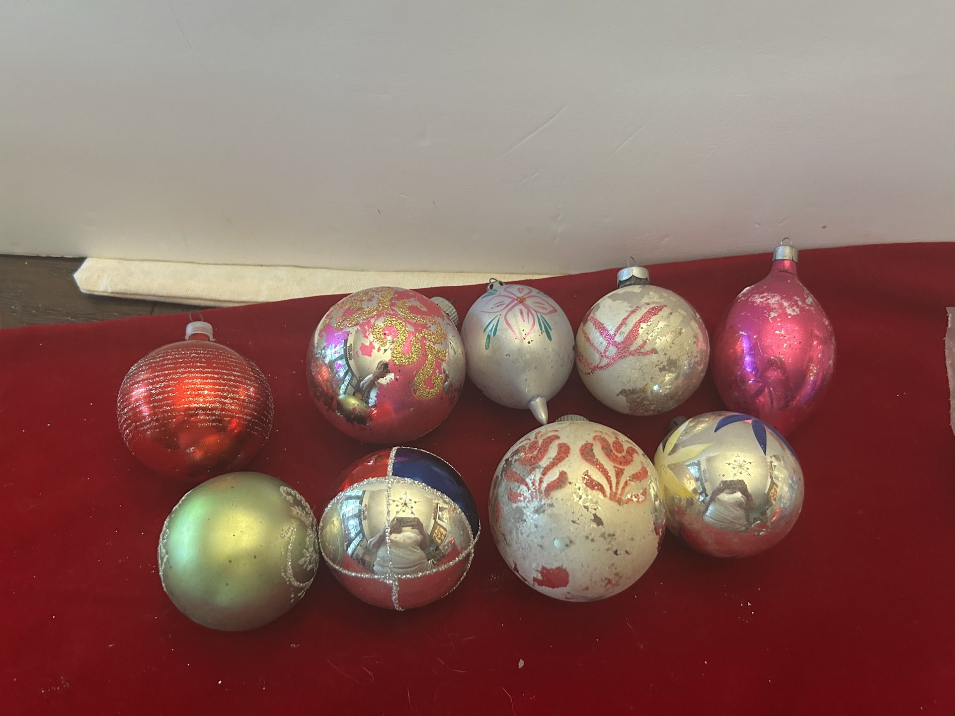 Vintage Lot Of 9 Mercury Glass Round Stencil Ornaments