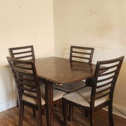 Dining Table ( 4 Seater )