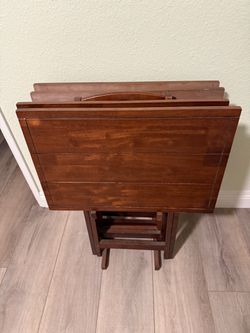 Wood trays (4) count with stand