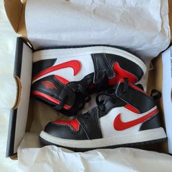 Jordan 1 Mid Black Fire Red Size 9c