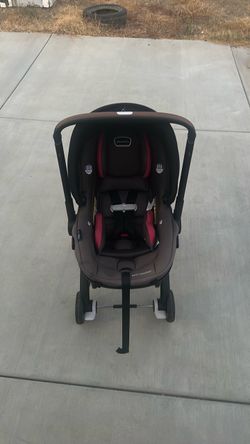 Baby Evenflo shyft dual ride car seat and stroller combo