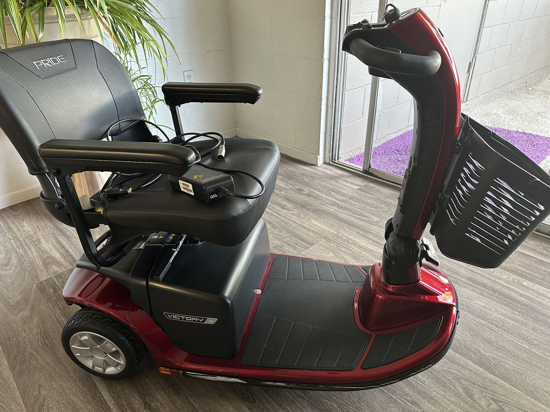 Scooter Vitory 9
