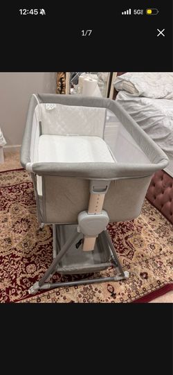 Baby bassinet very clean