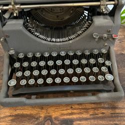 Vintage/Antique Underwood Typewriter 