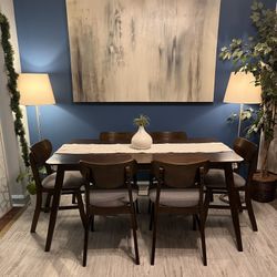 Beautiful Mid-Century Style Dining Set Like New!!! Table With 6 Chairs! I Can Deliver.