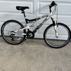 MONGOOSE MTN BIKE 
